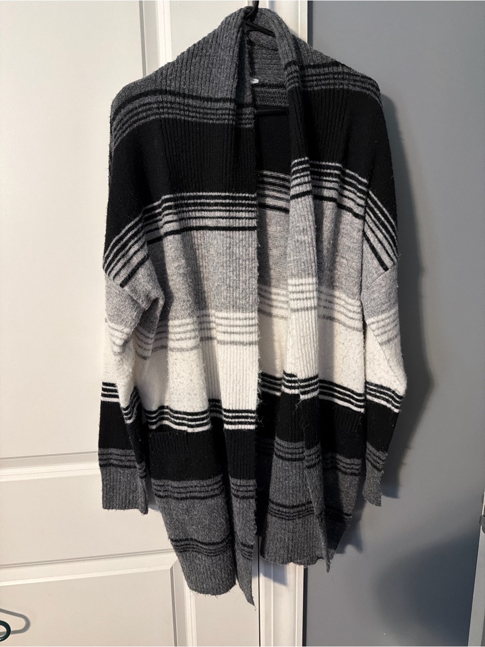 Time and Tru Open-Front Striped Cardigan - Black Gray White